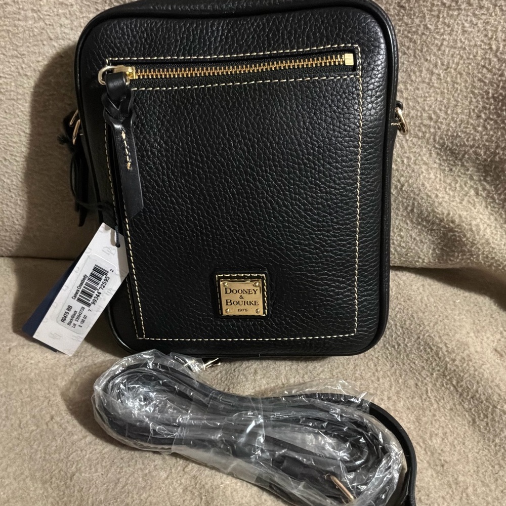 NWT Dooney & Bourke Pebble Leather Camera Crossbody Bag, Color Black on Black